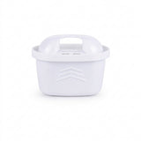 Cartouche filtrante Aquamerra pour carafe de 2,5 litres et distributeur de 7,5 litres, sur fond blanc.